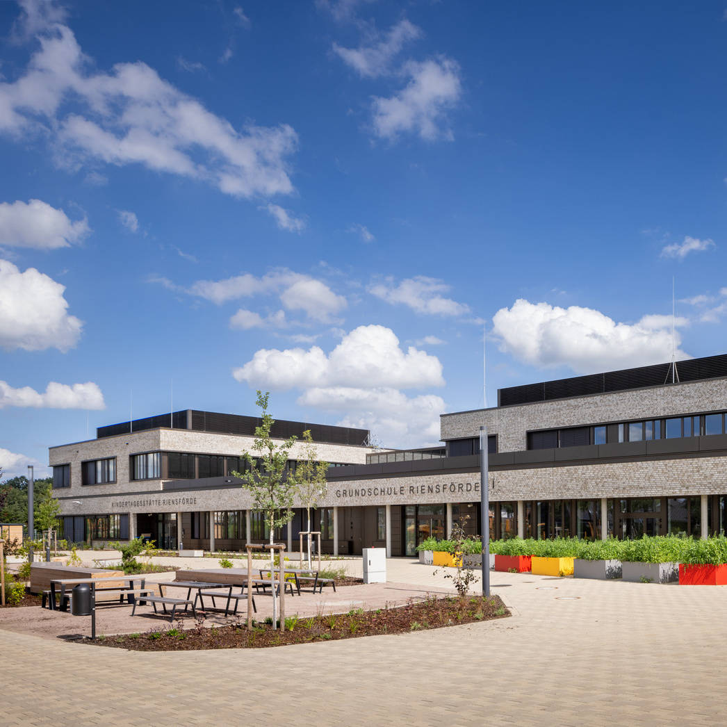 Exterior view of the school building reference Educational Campus Riensförde